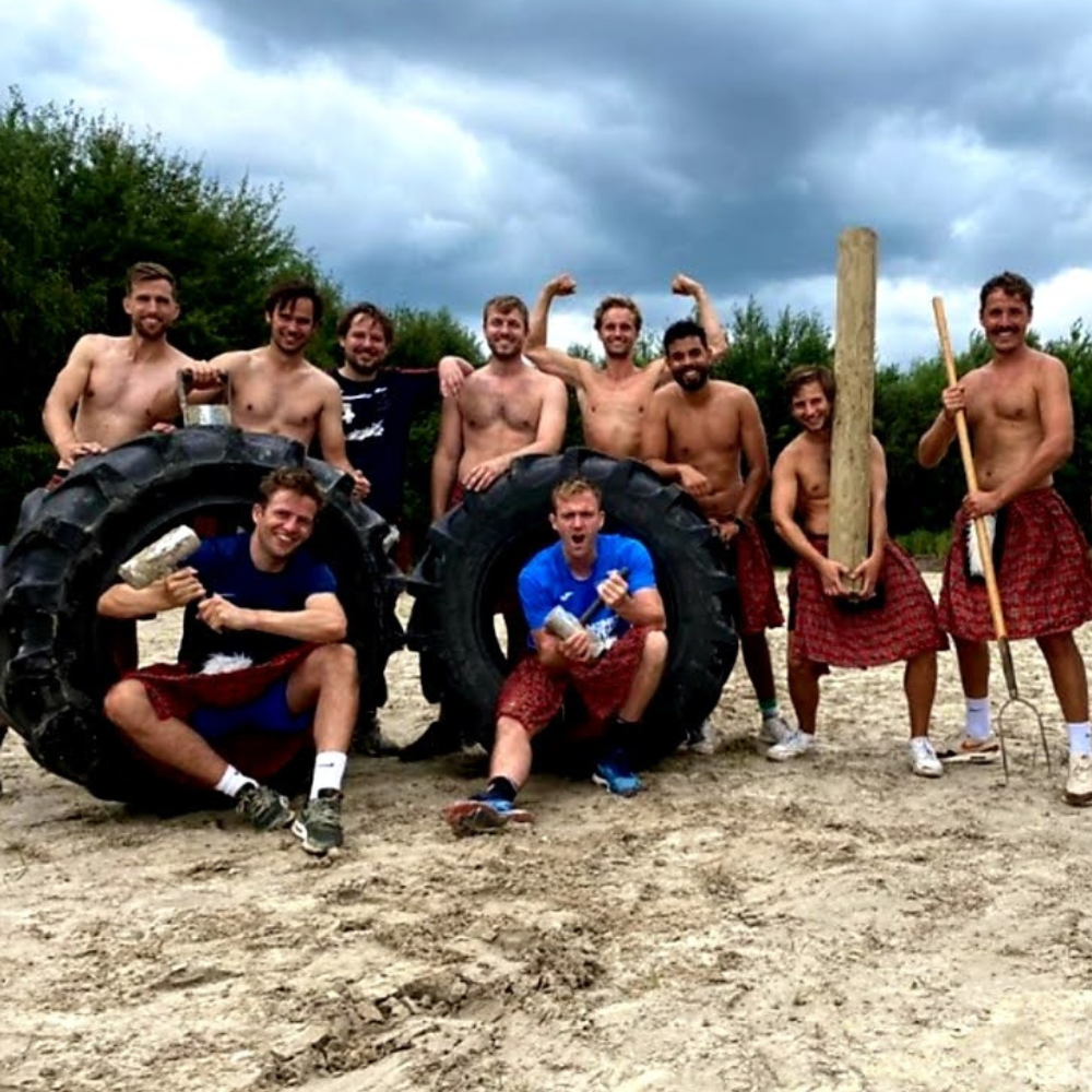 Highland games<br> 90 min<br><br> - De Schotse Highland Games zijn voor stoere mensen. Het draait om kracht, behendigheid, techniek, uithoudingsvermogen en samenwerken en vooral lol!.<br><br>€19,50 pp<br>min 15 pers<br>