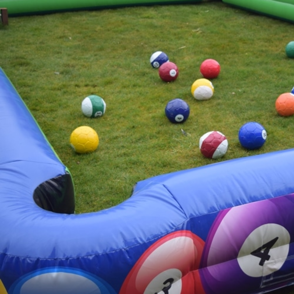 Voetbal Pool<br> 90 min <br><br> - Stoot, scoor en <br>juich bij voetbalpool: waar biljart en voetbal samen komen!<br><br><br><br><br>€10,- pp<br>min 10 pers