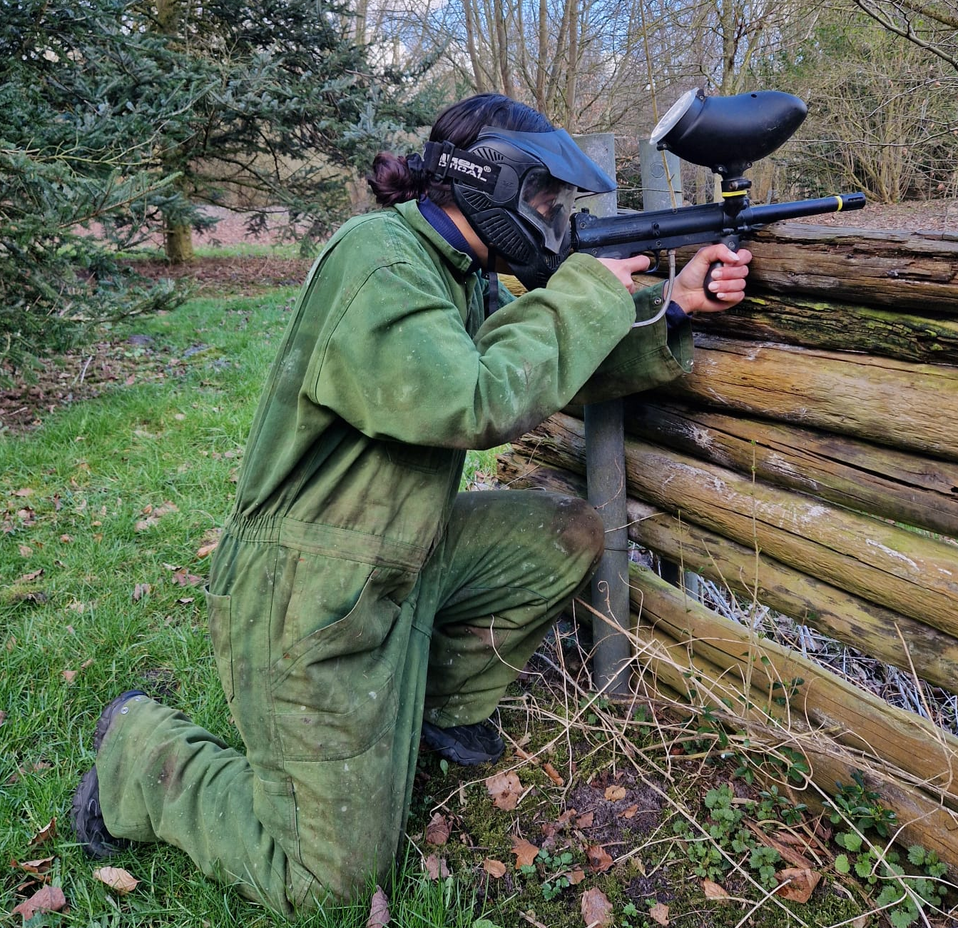 <b>Paintbal 90 min</b><br> Wil jij avontuur beleven met je vrienden of collega’s? Kom dan een dagje paintballen op een prachtige buitenlocatie van 32 hectare. Leef je heerlijk uit in bunkers, loopgraven en dichte bossen. <br><b> 90 min €19,50 pp <br> min 8 pers<br></b>