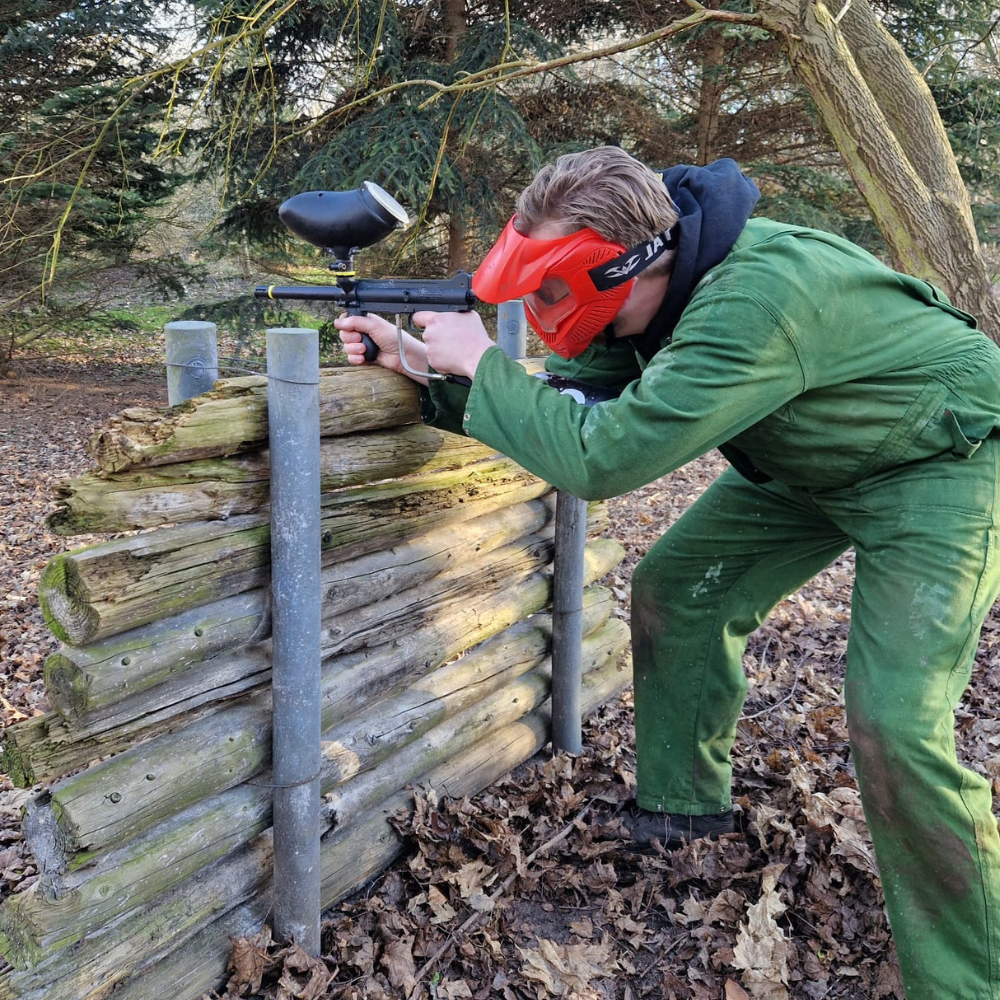 Paintbal<br>120 min<br><br> Wil jij avontuur beleven met  je familie of vrienden? Kom dan paintballen op onze prachtige locatie van 32 hectare. Leef je heerlijk uit in bunkers, loopgraven en de dichte bossen. <br><br><br> €25,00 pp <br>min 10 pers<br>